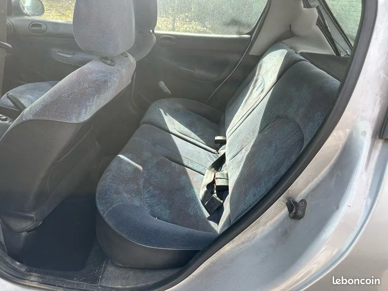 Peugeot 206 1.4 75 ch XR Présence boîte automatique