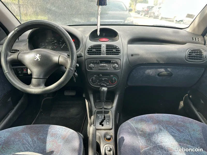 Peugeot 206 1.4 75 ch XR Présence boîte automatique