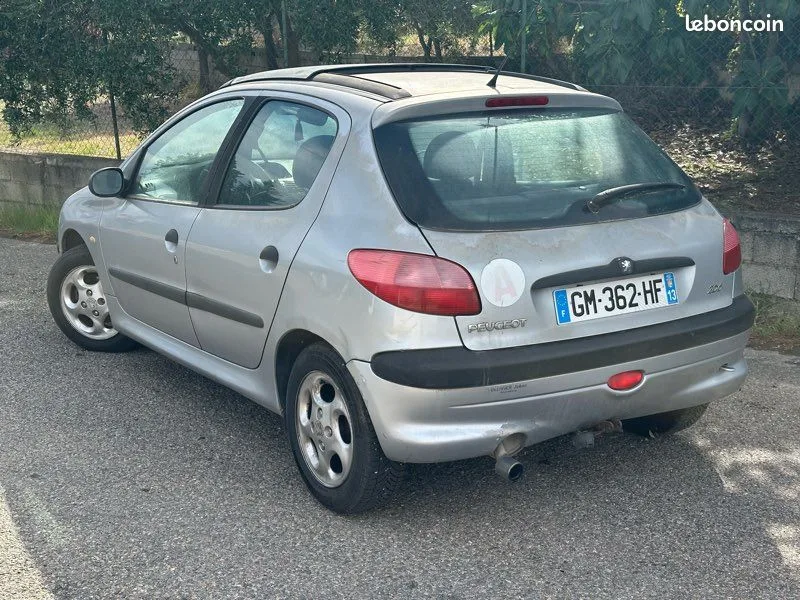 Peugeot 206 1.4 75 ch XR Présence boîte automatique