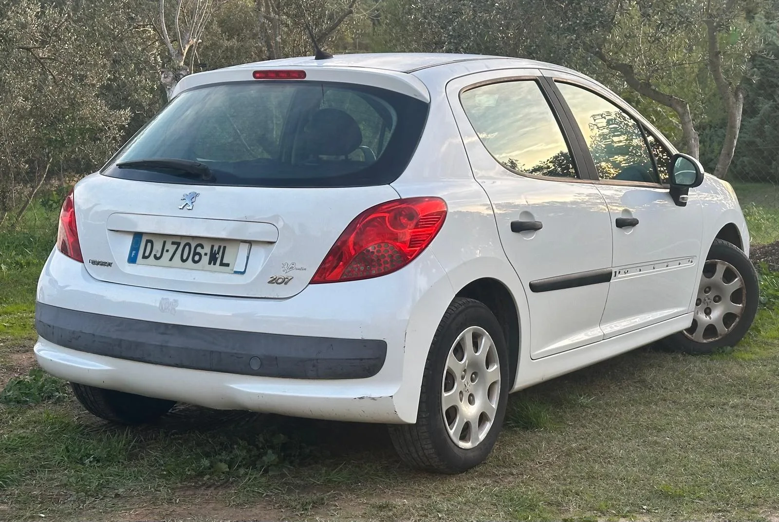 Peugeot 207 1.4 HDi 70 ch Active 5 portes