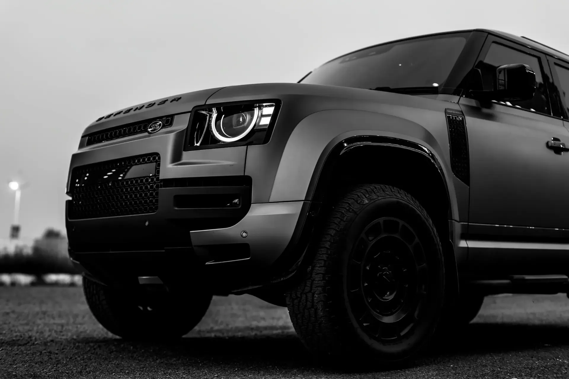 Land Rover Defender 110 P400 X · Hybride léger — Optique