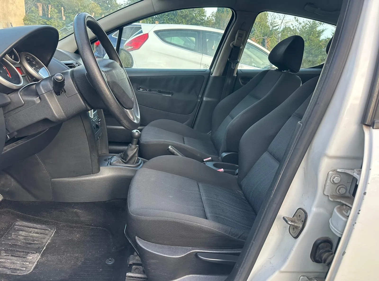 Peugeot 207 1.4 HDi 70 ch Active 5 portes