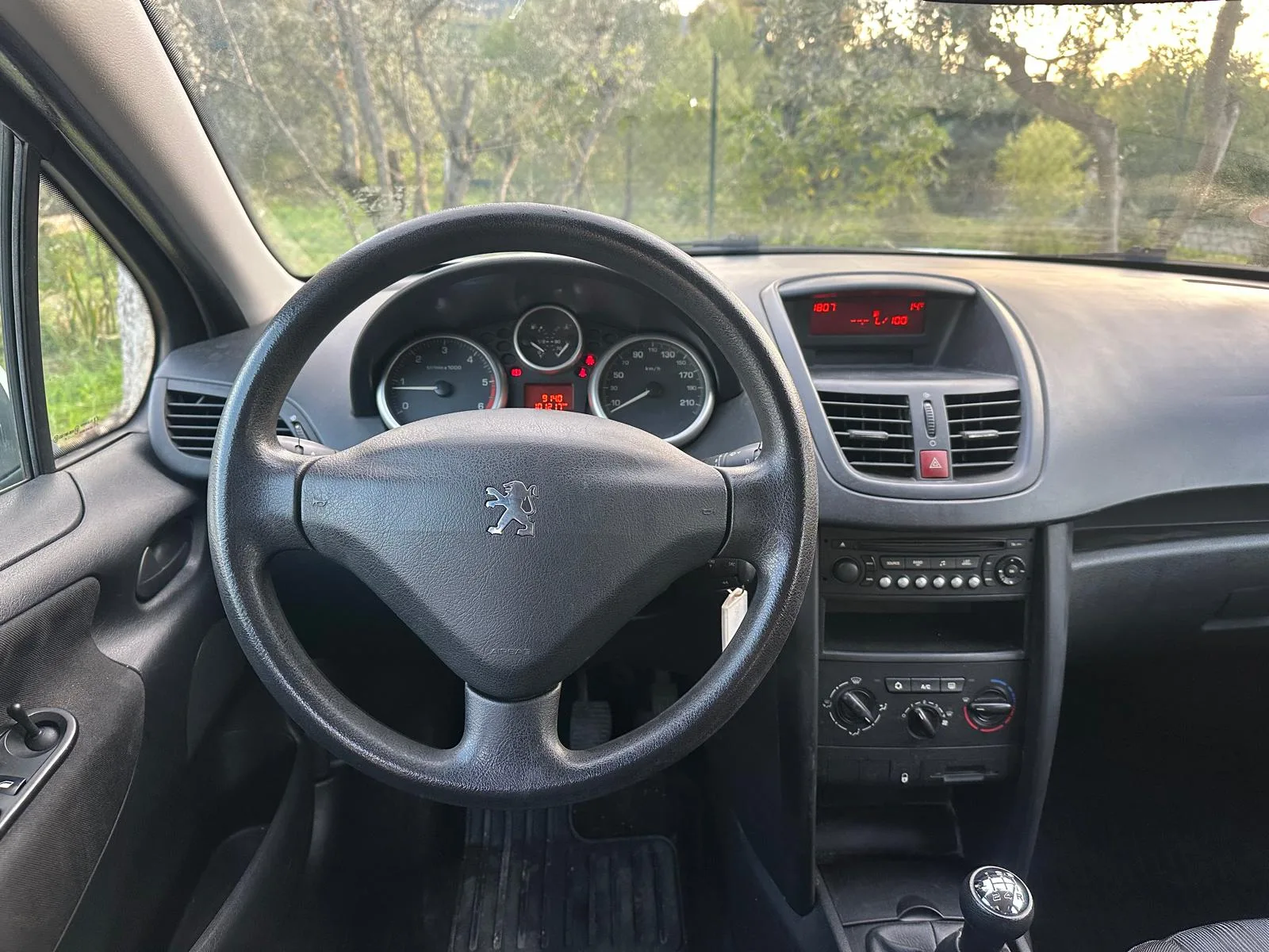 Peugeot 207 1.4 HDi 70 ch Active 5 portes