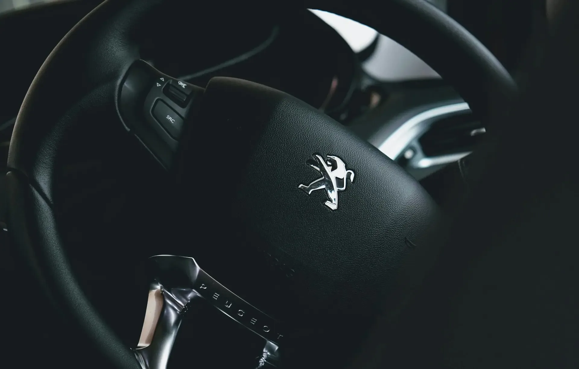 Peugeot 208 Allure II · PureTech 100 — Volant