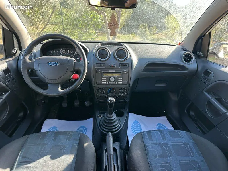 Ford Fiesta 1.4 TDCi 68 ch Ambiente 5 portes