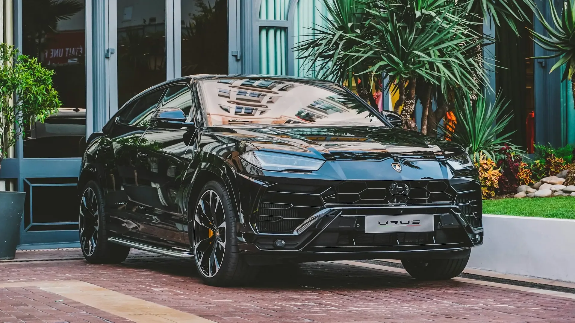 Lamborghini Urus V8 4.0 biturbo — Face avant