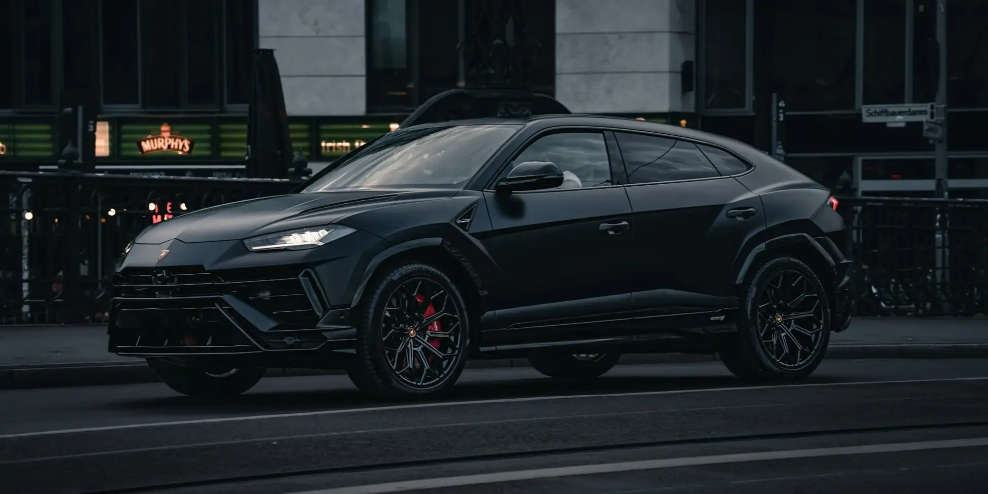 Lamborghini Urus V8 4.0 biturbo — Profil
