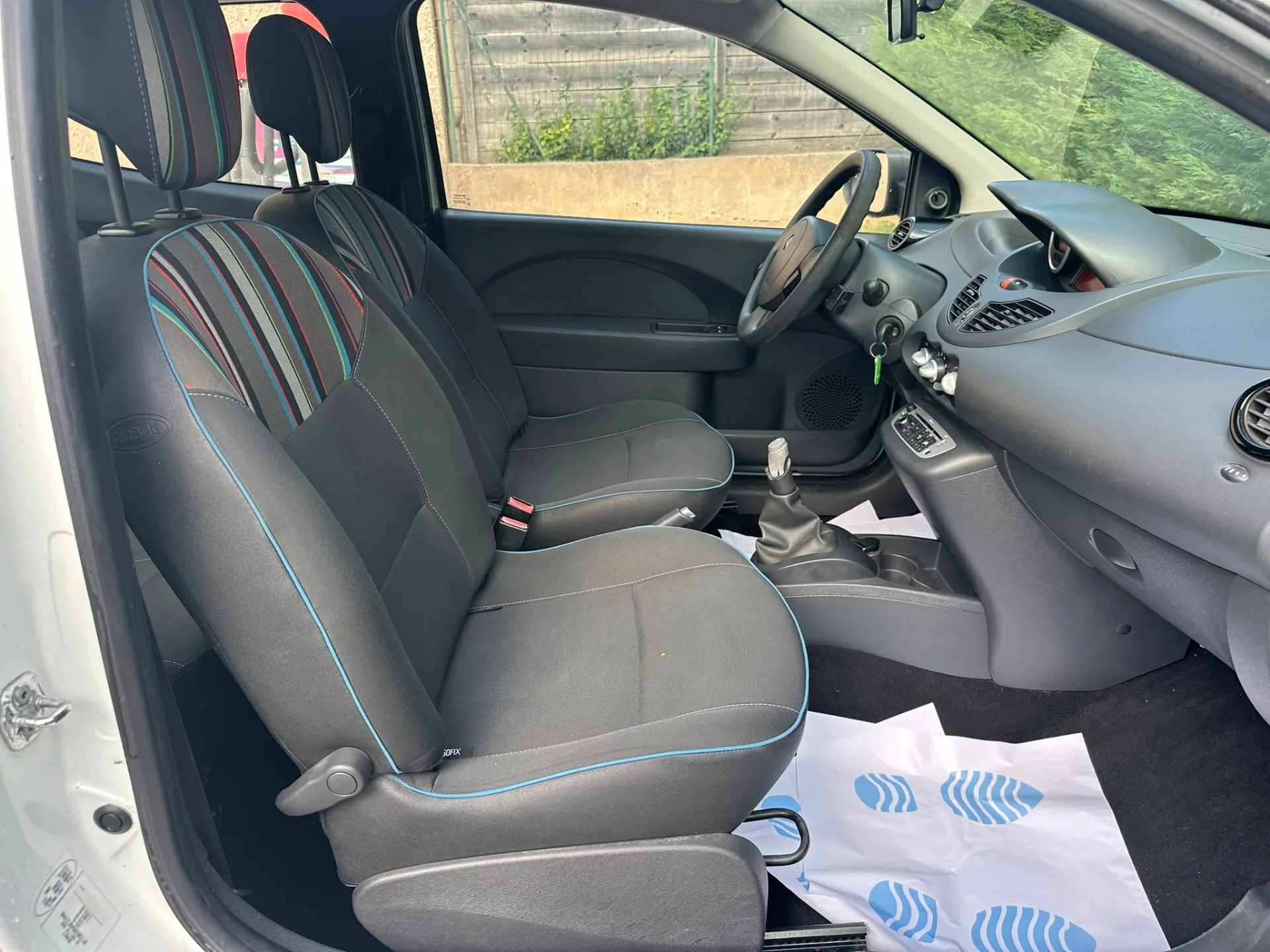 Renault Twingo II phase 2 1.5 dCi 75 ch Authentique