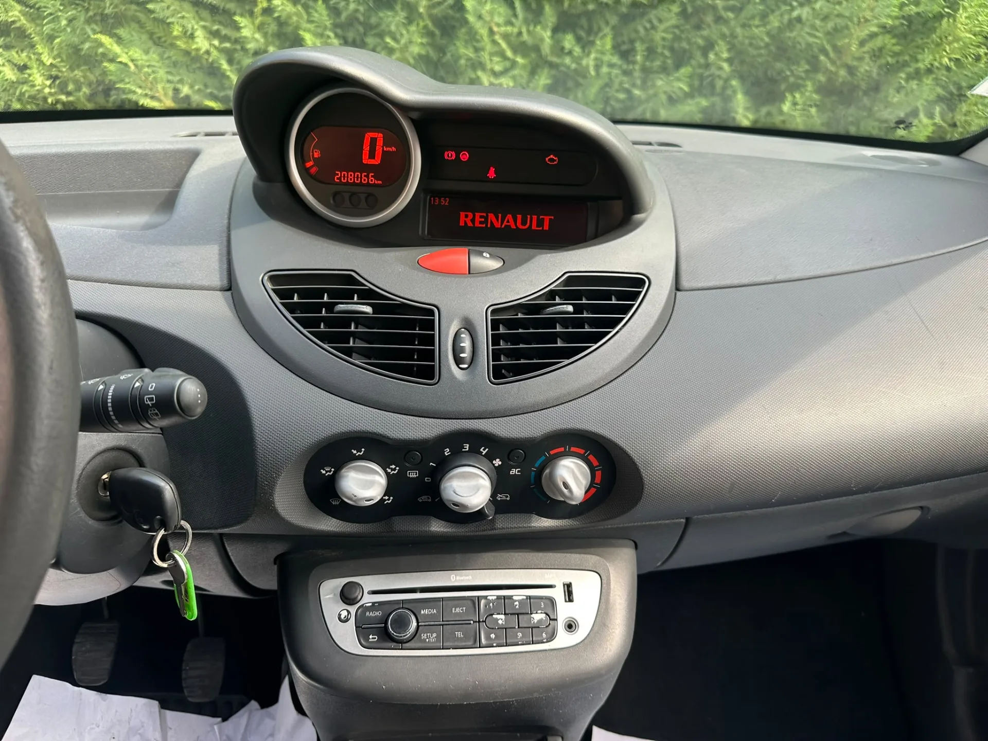 Renault Twingo II phase 2 1.5 dCi 75 ch Authentique